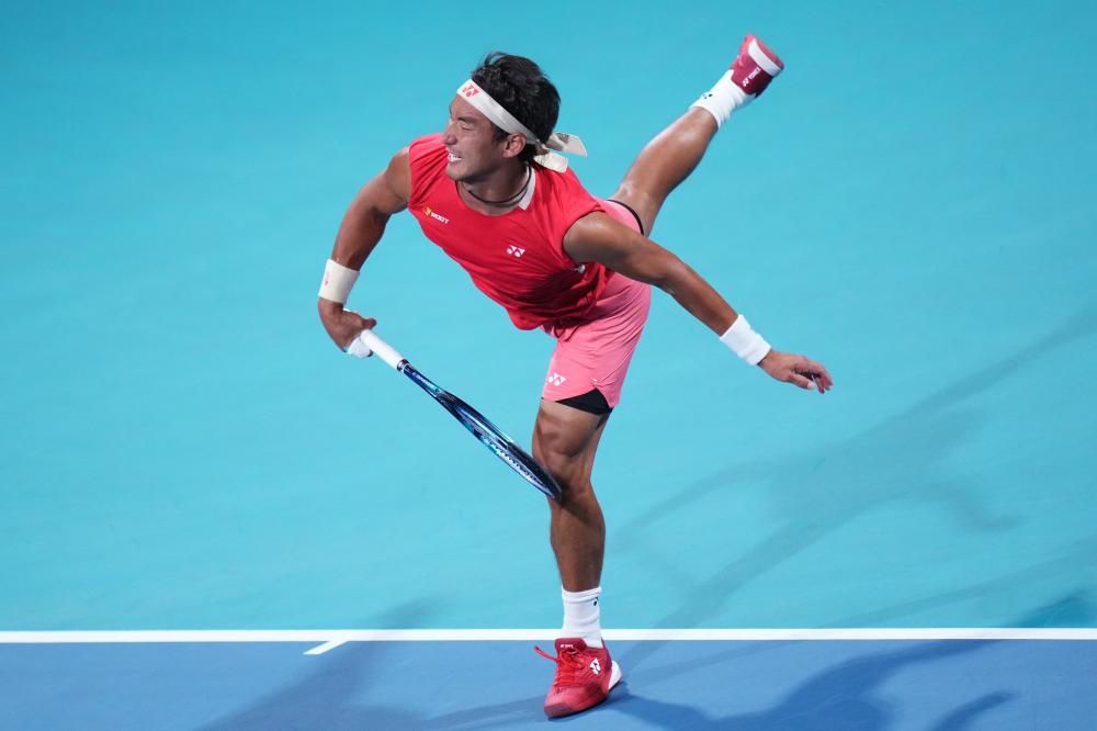 似乎从侧面 似乎从侧面